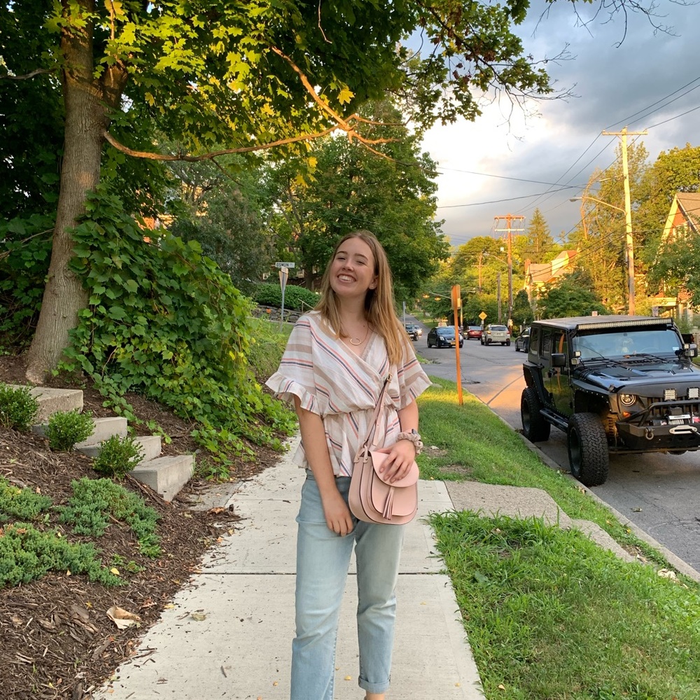Meet your Posher, Carly